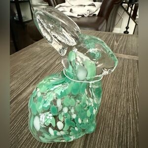 NWT Green and White Speckled Glass Easter Bunny Rabbit